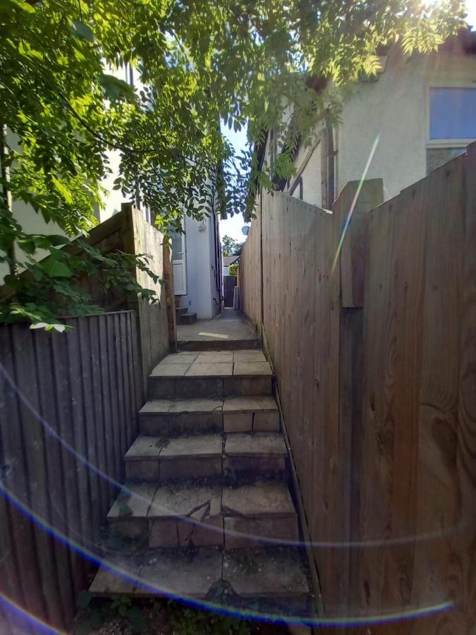 لندن Leisure Studio Flat In Golders Green المظهر الخارجي الصورة